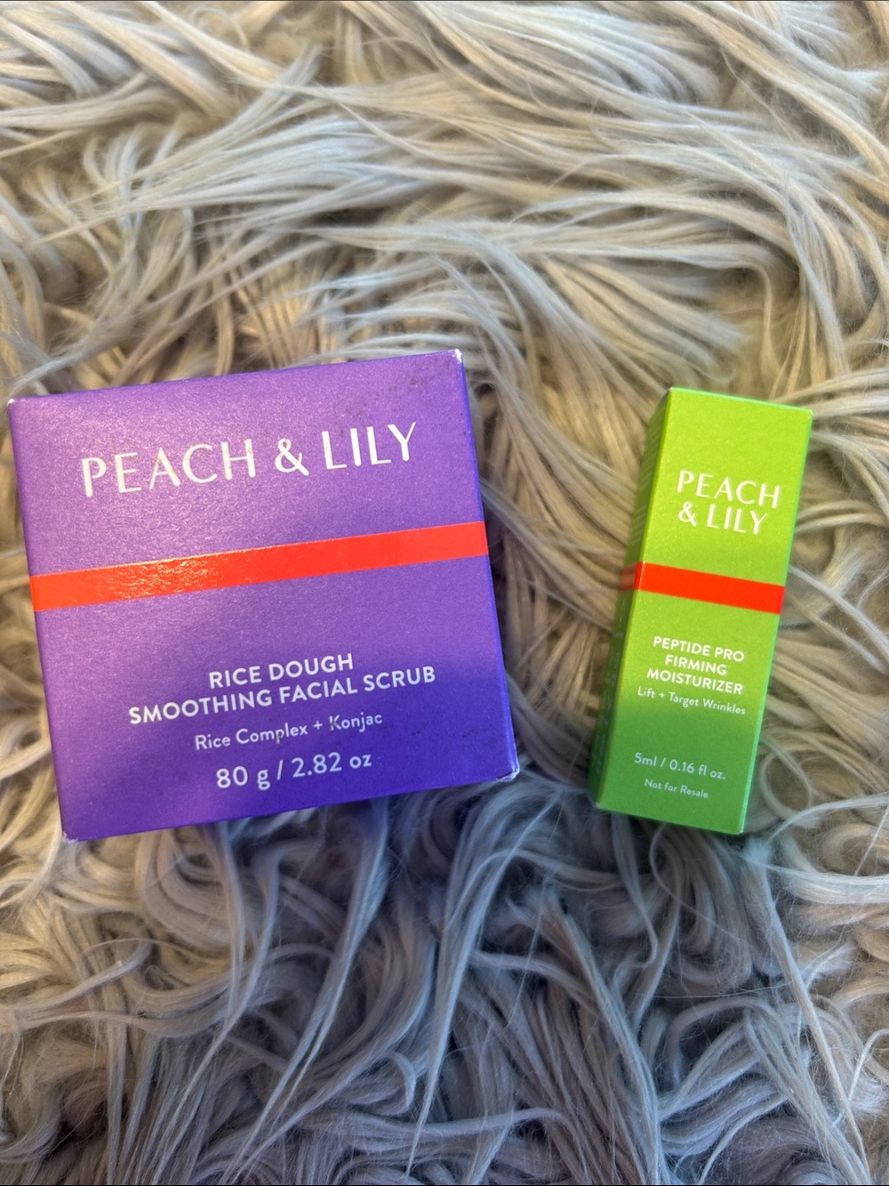 Peach & Lily Rice Dough Facial Scrub - Picture 2 of 8